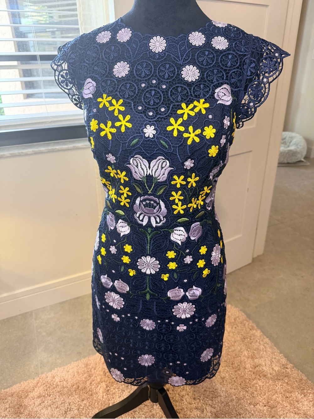 Karen Millen embroidered lace blue yellow designer cocktail dress size 8 🌼